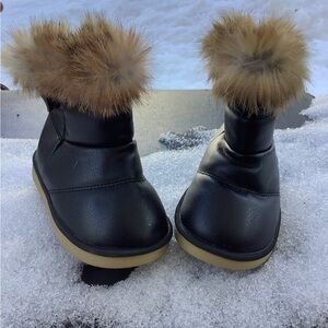 Black leather and fur boots